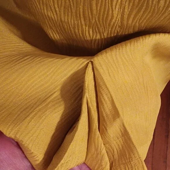 Amazing Vintage 1980's Valentino "Miss V" 2-Piece Floral Silk Skirt Suit - Picture 14 of 16